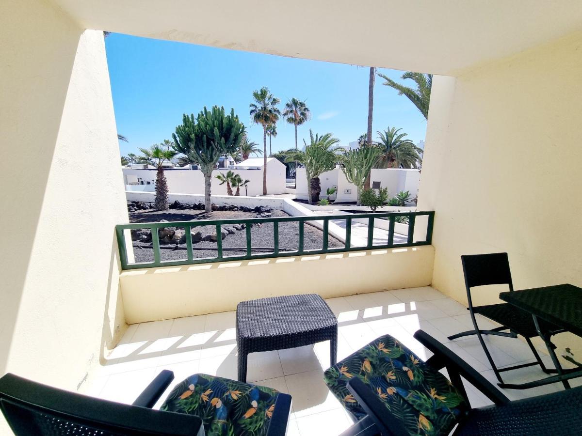 Apartamento Paternal Playa Roca. Costa Teguise Exterior foto